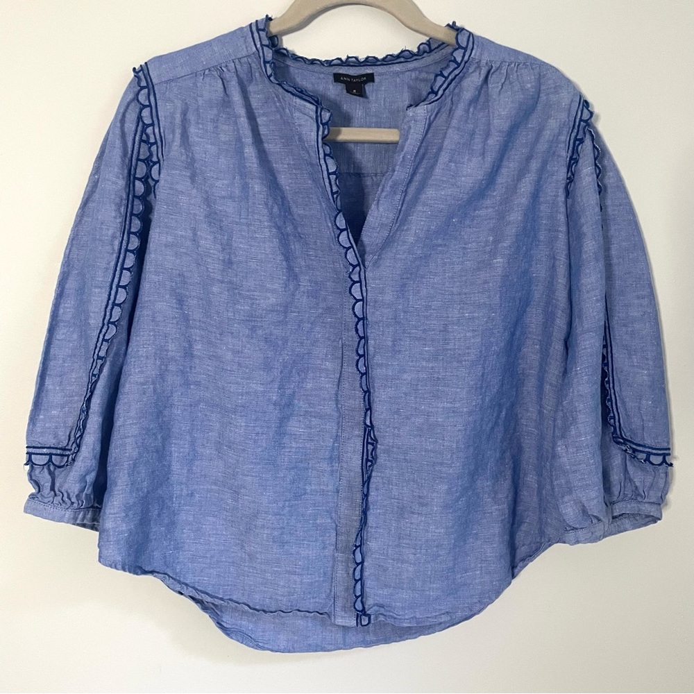 Sweet Ann Taylor Denim Blue Embroidered Scallop Trim Top in Size Medium